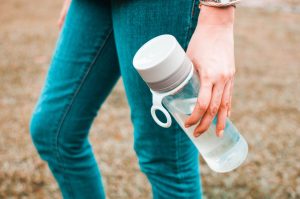 Read more about the article 5 Causes to Skip Plastic Water Bottles and Put money into a Reusable Bottle